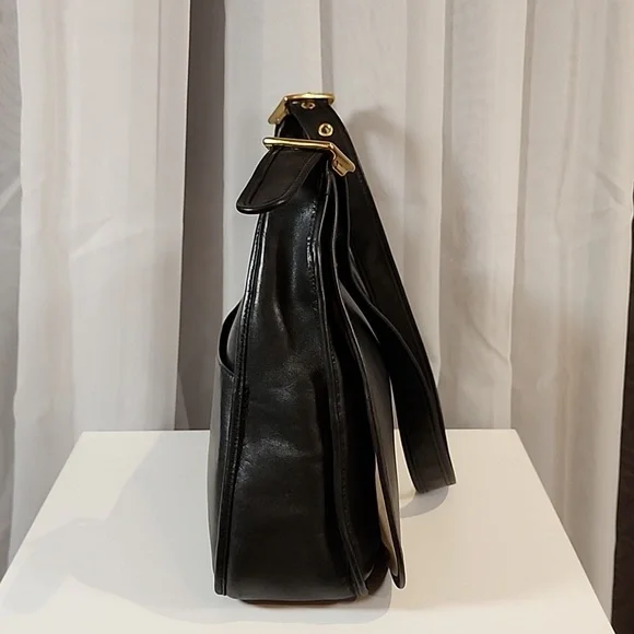 Vintage Coach Legacy Crescent #9718 - Picture 7 of 17